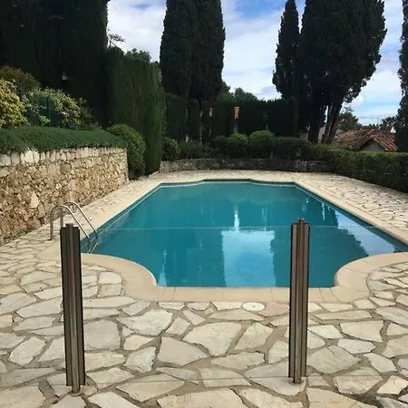 3 In Roquebrune-cap-martin Apartamento